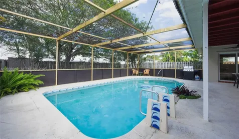 609 S Crescent Drive Hollywood FL 33021
