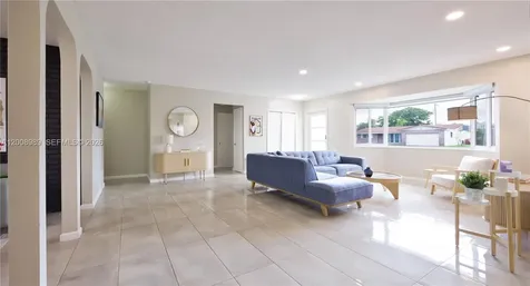 609 S Crescent Drive Hollywood FL 33021