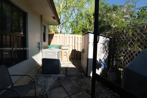 2366 SW 70th Way Davie FL 33317
