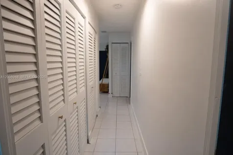 2366 SW 70th Way Davie FL 33317