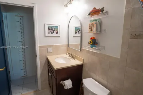 2366 SW 70th Way Davie FL 33317