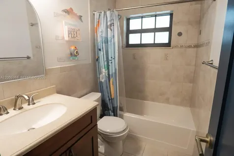 2366 SW 70th Way Davie FL 33317