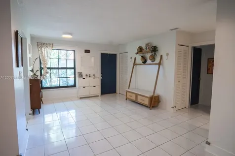 2366 SW 70th Way Davie FL 33317