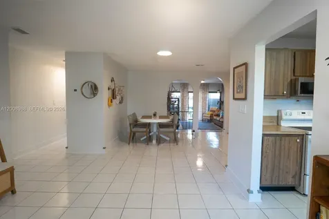 2366 SW 70th Way Davie FL 33317