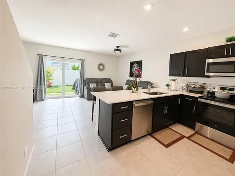 1041 NW 5th Street Florida City FL 33034