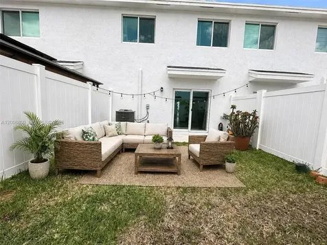 1041 NW 5th Street Florida City FL 33034