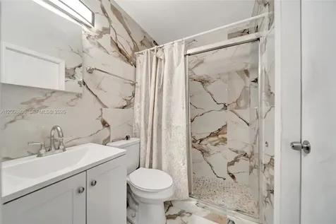 565 NE 160th Street Miami FL 33162