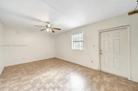 565 NE 160th Street Miami FL 33162
