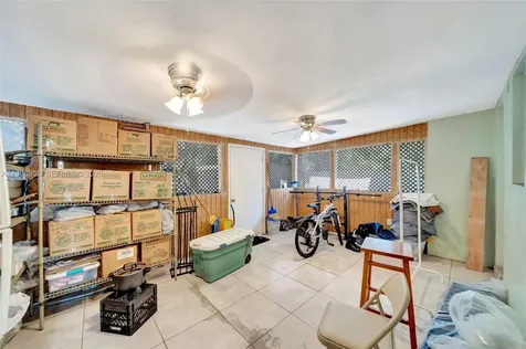 565 NE 160th Street Miami FL 33162