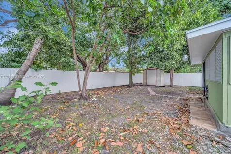 565 NE 160th Street Miami FL 33162