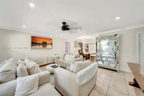 565 NE 160th Street Miami FL 33162