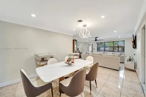 565 NE 160th Street Miami FL 33162