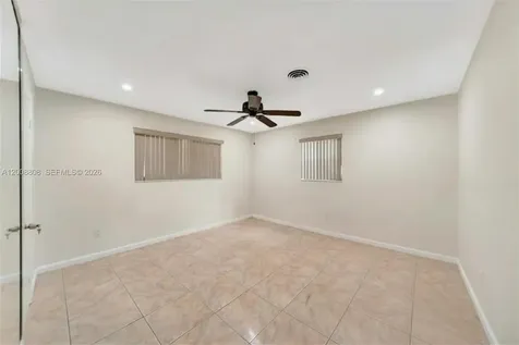 565 NE 160th Street Miami FL 33162