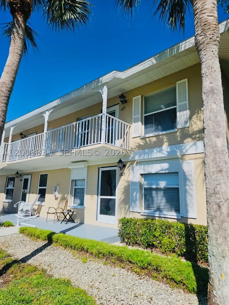 1335 Mainsail Drive Naples FL 34114