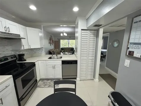 8818 W Mcnab Road Tamarac FL 33321