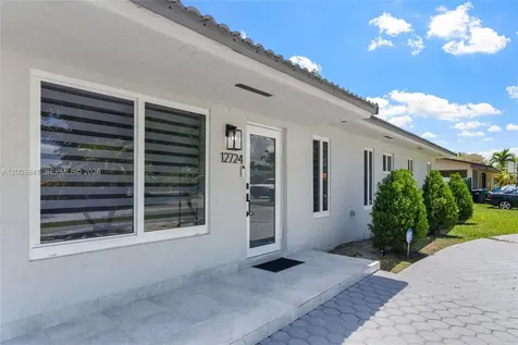 12724 SW 33rd Terrace Miami FL 33175