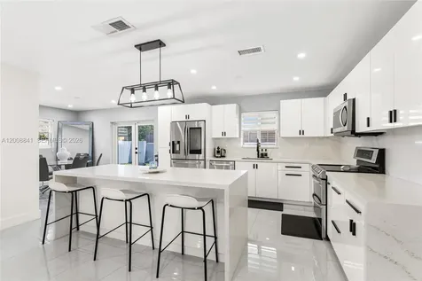 12724 SW 33rd Terrace Miami FL 33175