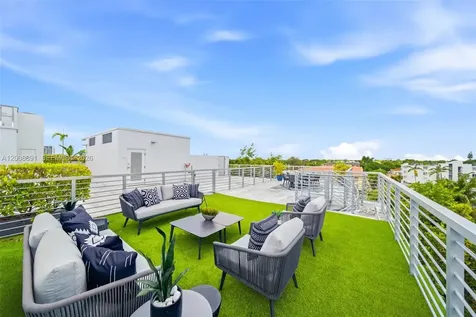 545 SW 11th Street Miami FL 33129