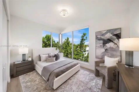 545 SW 11th Street Miami FL 33129