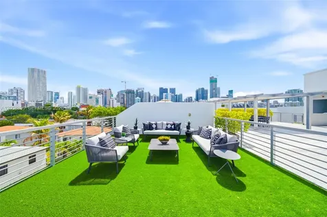 545 SW 11th Street Miami FL 33129
