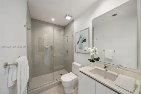 545 SW 11th Street Miami FL 33129