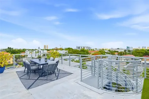 545 SW 11th Street Miami FL 33129