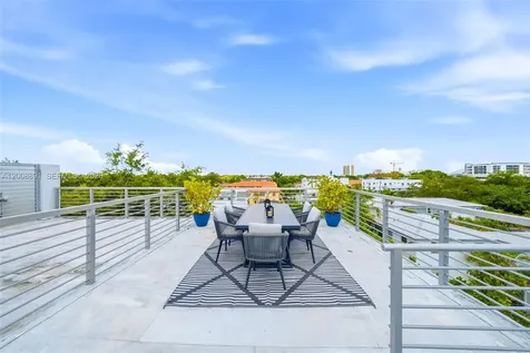 545 SW 11th Street Miami FL 33129