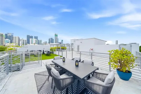 545 SW 11th Street Miami FL 33129