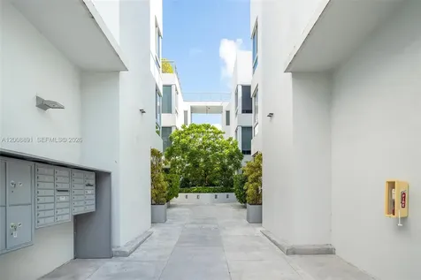 545 SW 11th Street Miami FL 33129