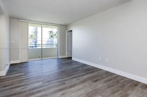 8320 NW 8th Street Miami FL 33126