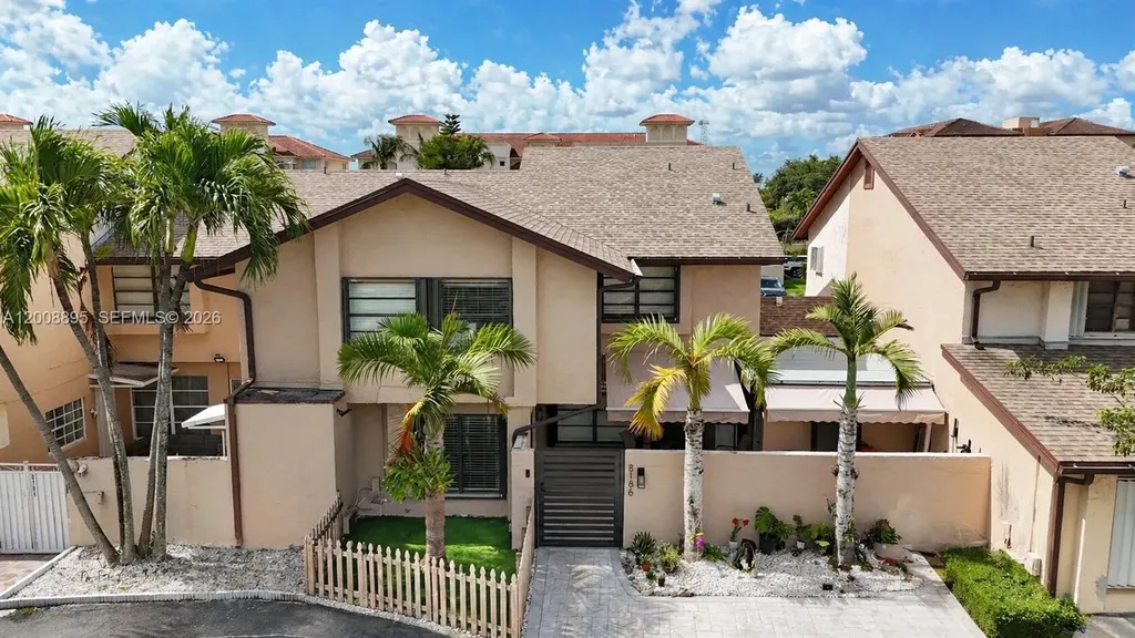 8186 NW 98th Lane Hialeah Gardens FL 33016