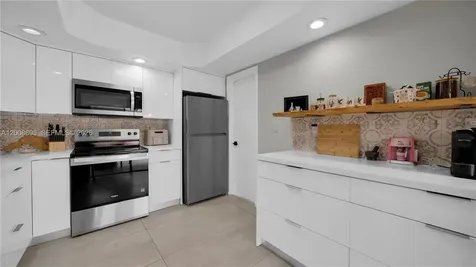 8186 NW 98th Lane Hialeah Gardens FL 33016