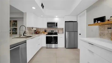 8186 NW 98th Lane Hialeah Gardens FL 33016