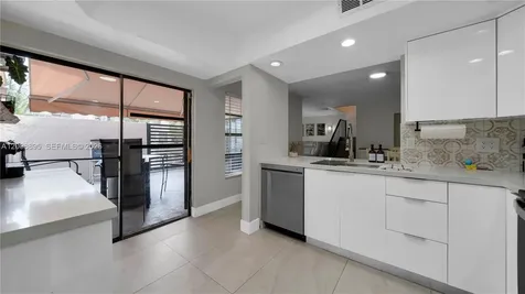 8186 NW 98th Lane Hialeah Gardens FL 33016