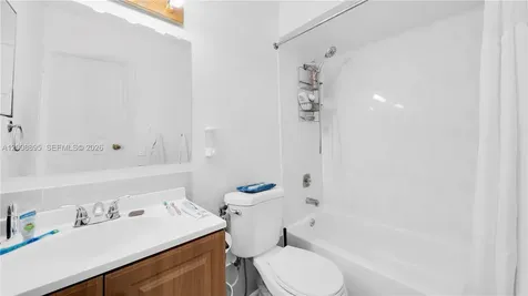 8186 NW 98th Lane Hialeah Gardens FL 33016