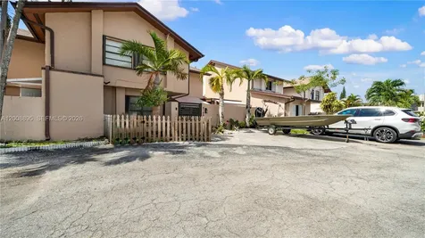 8186 NW 98th Lane Hialeah Gardens FL 33016