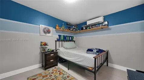 8186 NW 98th Lane Hialeah Gardens FL 33016