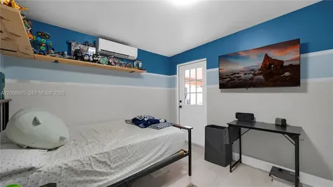 8186 NW 98th Lane Hialeah Gardens FL 33016