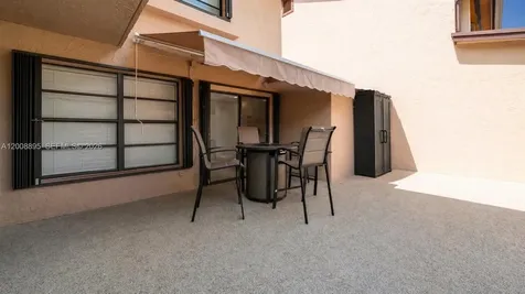 8186 NW 98th Lane Hialeah Gardens FL 33016