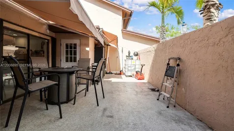 8186 NW 98th Lane Hialeah Gardens FL 33016