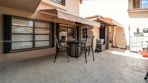 8186 NW 98th Lane Hialeah Gardens FL 33016