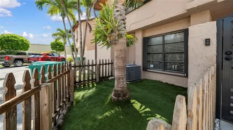 8186 NW 98th Lane Hialeah Gardens FL 33016