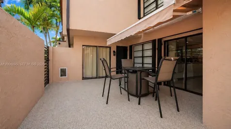 8186 NW 98th Lane Hialeah Gardens FL 33016