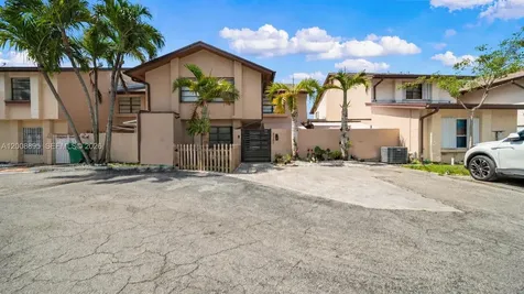 8186 NW 98th Lane Hialeah Gardens FL 33016