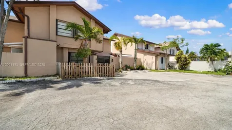 8186 NW 98th Lane Hialeah Gardens FL 33016