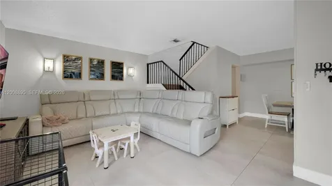 8186 NW 98th Lane Hialeah Gardens FL 33016