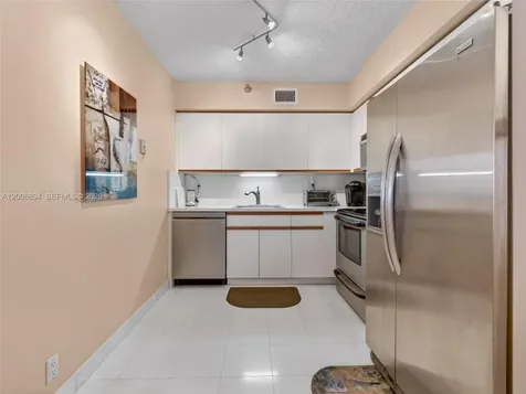 3400 NE 192nd Street Aventura FL 33180
