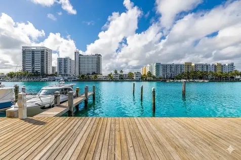 7928 East Drive North Bay Village FL 33141