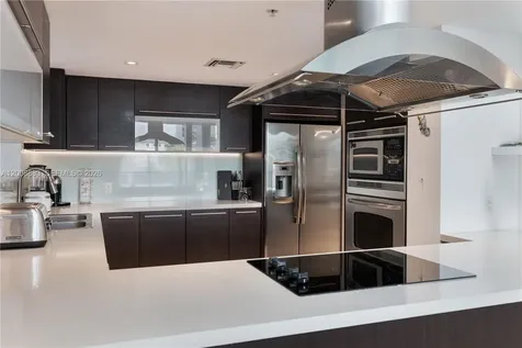 7928 East Drive North Bay Village FL 33141