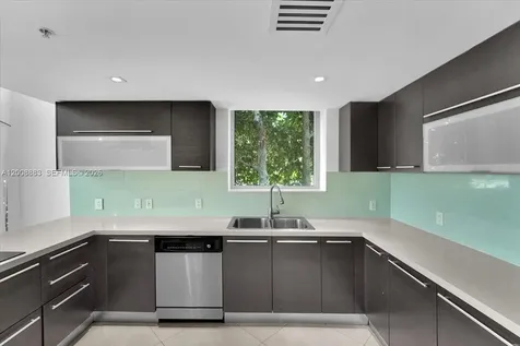 7928 East Drive North Bay Village FL 33141